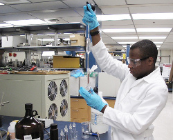 Laboratory broadens student's horizons