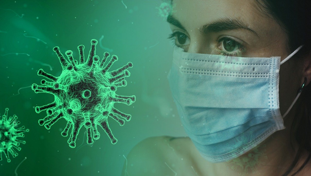 Imagen de coronavirus acercándose a una persona