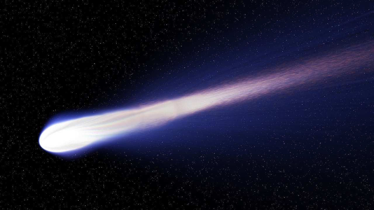 Imagen de un cometa con su cola característica