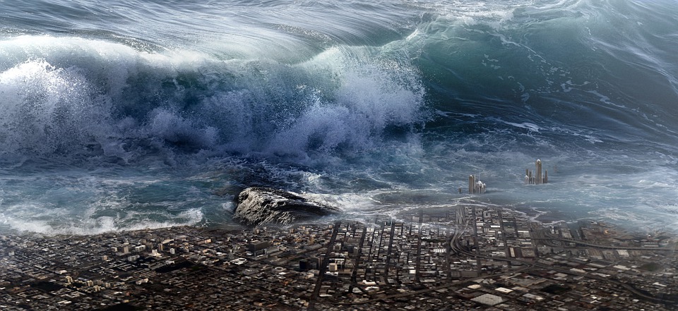 En la imagen aparece una imagen fantástica sobre la destrucción que puede llegar a provocar un tsunami en una ciudad costera.