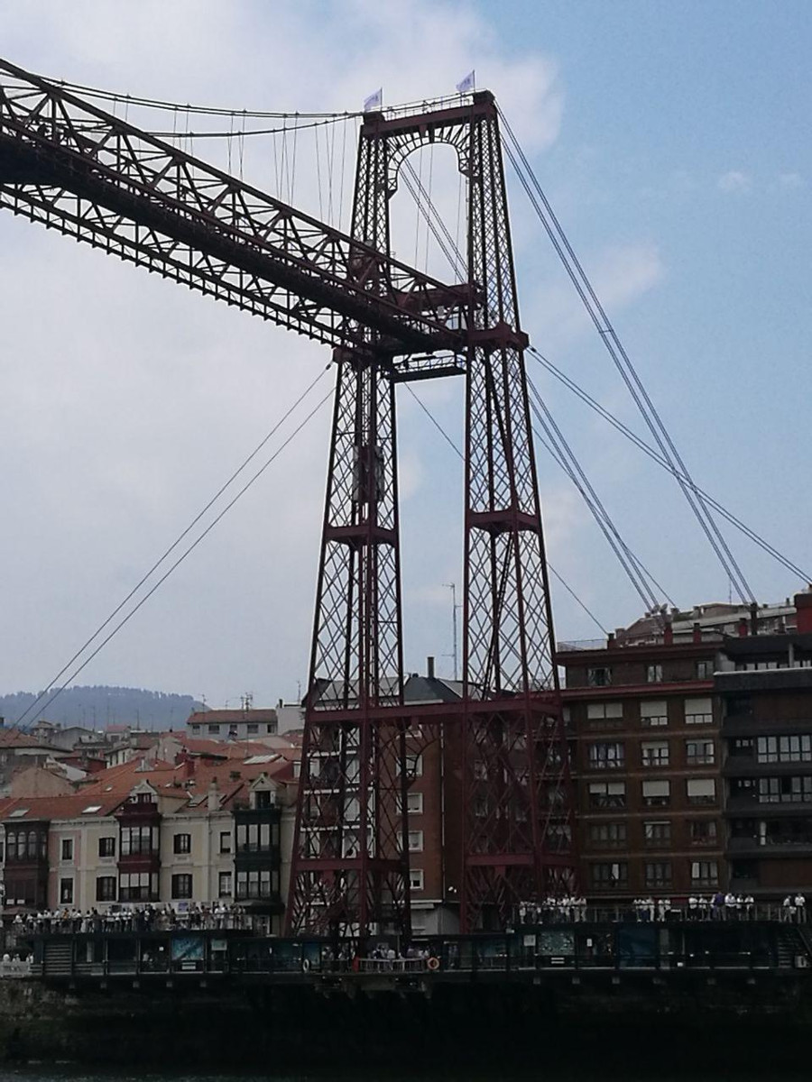 Puente de Portugalete para cruzar la ría