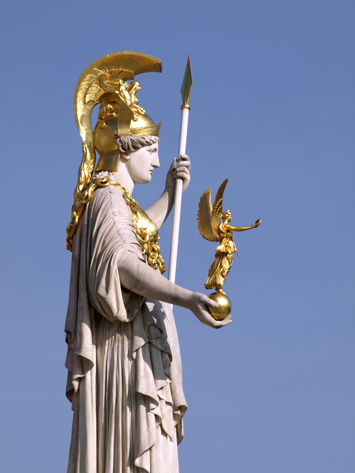Escultura de la diosa Atenea