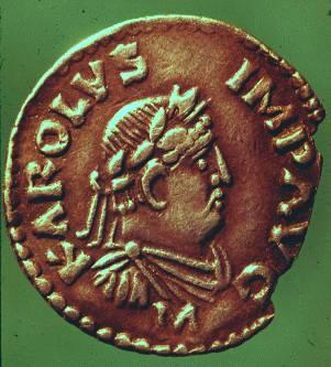 Anverso de una moneda de Carlomagno 