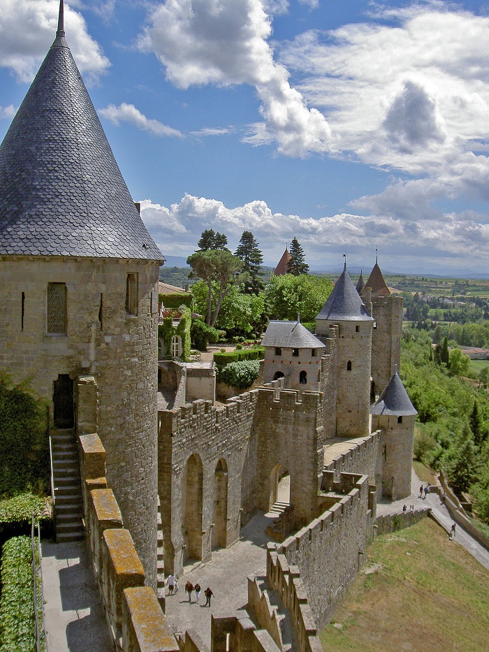 Vista lateral del castillo de Carcassonne, Francia