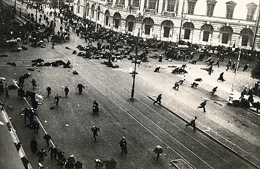 Dispersión de una manifestación por parte del ejército durante las algaradas de julio de 1917 Dispersión de una manifestación por parte del ejército durante las algaradas de julio de 1917
