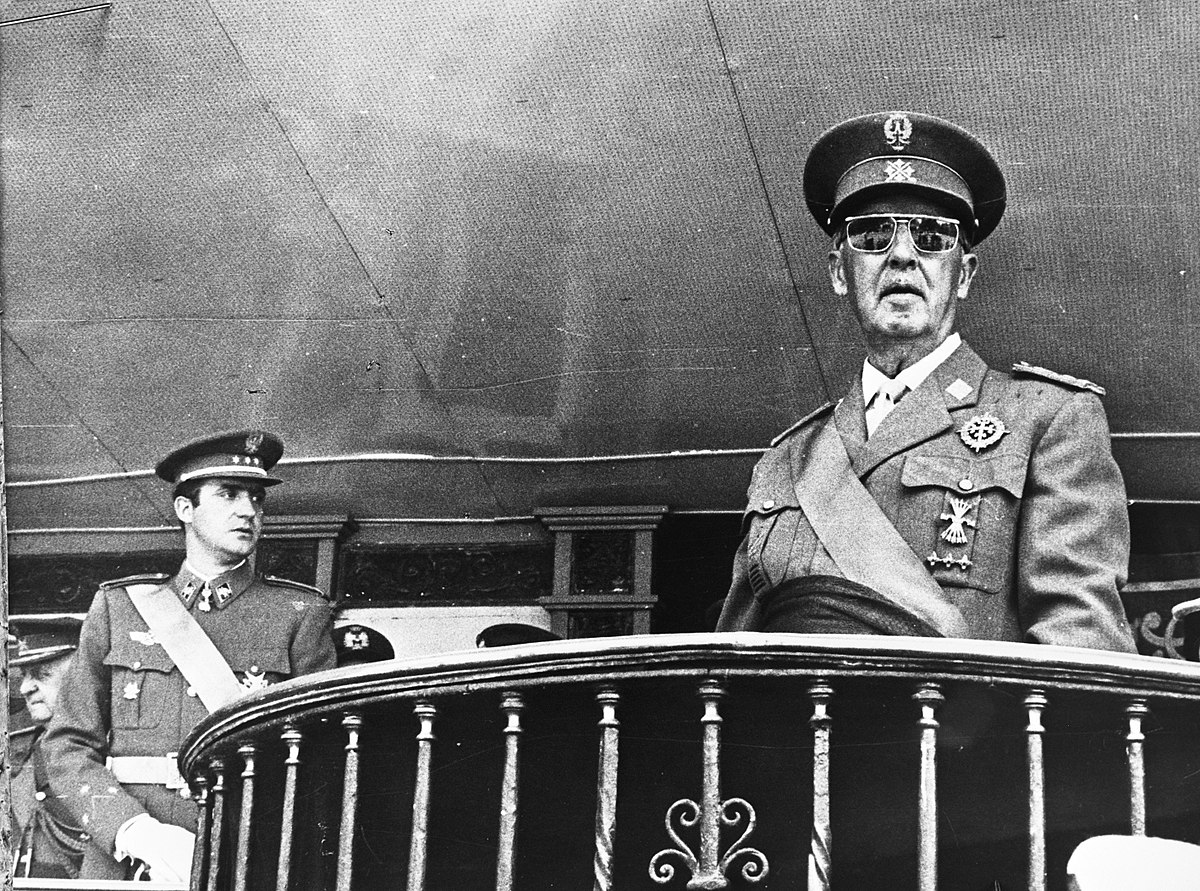 Franco y Juan Carlos I en 1969 Franco y Juan Carlos I en 1969