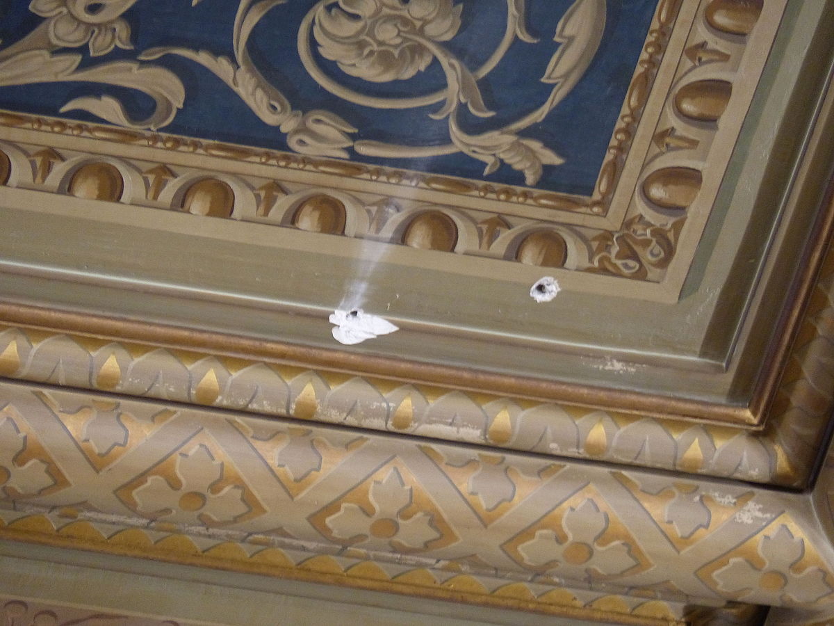 Disparos en el techo del Salón de plenos del Congreso de los Diputados Disparos en el techo del Salón de plenos del Congreso de los Diputados