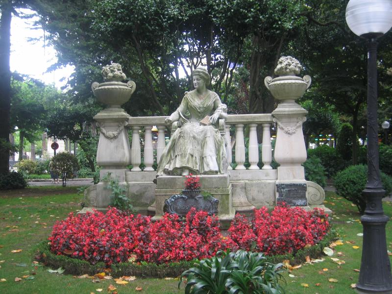 Monumento a Emilia Pardo Bazán