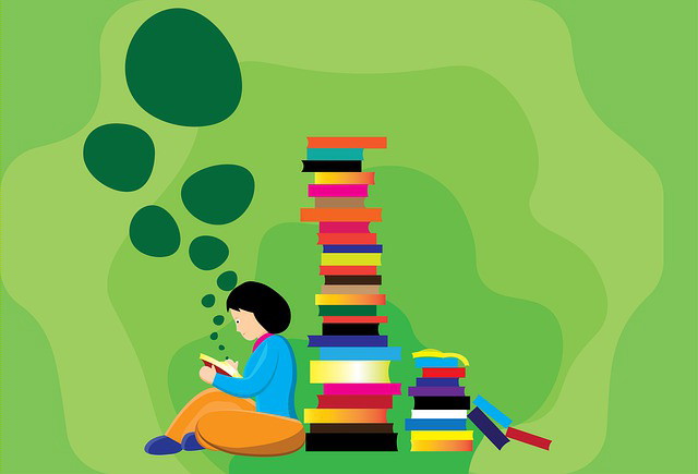 Una niña leyendo junto a una torre de libros