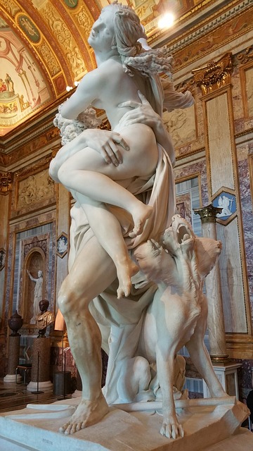 El rapto de Proserpina Escultura en mármol inspirada en el mito de Plutón y Proserpina