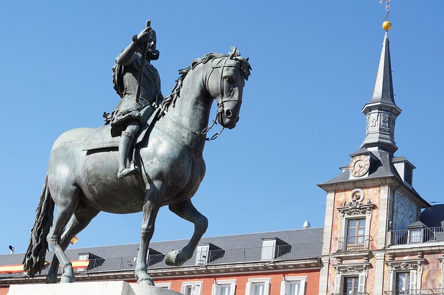 Estatua de Felipe III en Plaza Mayor de Madrid