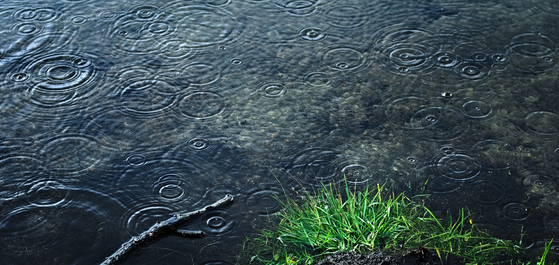Gotas de agua Marcas de gotas de agua al caer