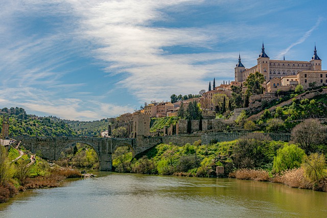 río Tajo Ilustración del río Tajo a su paso por Toledo