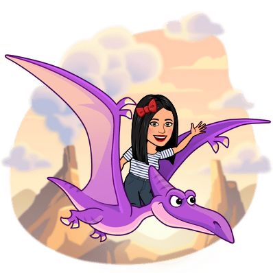Avatar de Silvia subida a un dinosaurio volador de color morado, hecho con la aplicación Bitmoji